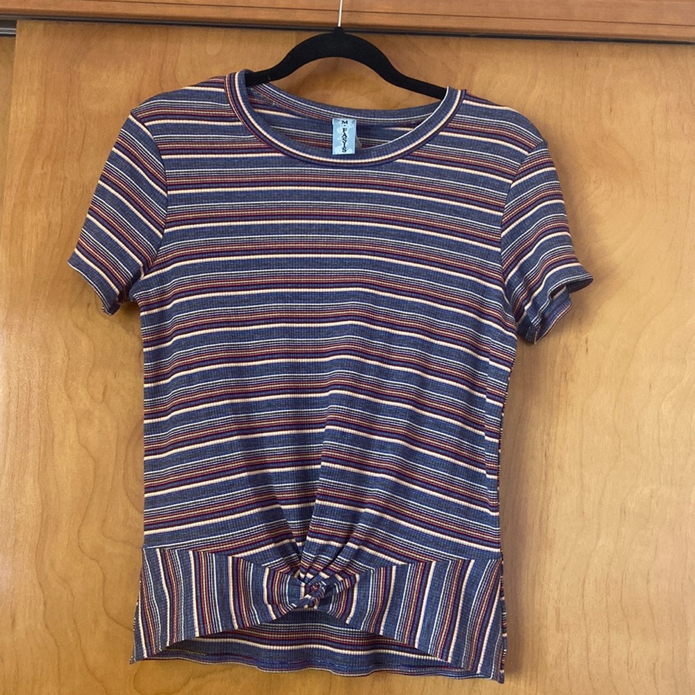 Lightweight knit short sleeve top with gather at waist